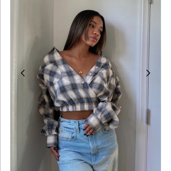 NWT Oversized Flannel VNeck Cropped Shirt - Picture 3 of 9